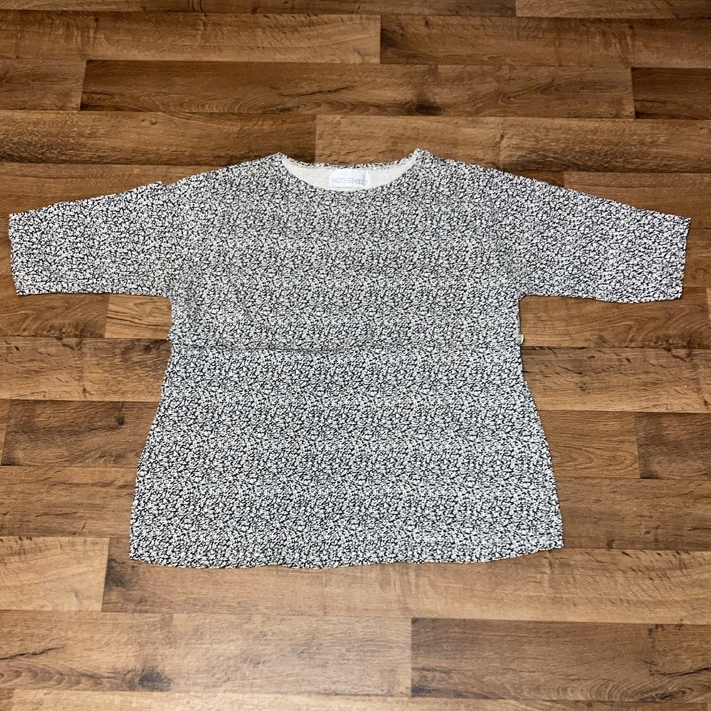 Motherhood Gray & White Floral Nursing Top